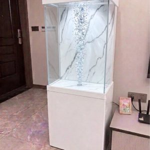 BỂ CÁ KÍNH SIÊU TRONG TÀU DÁNG ĐỨNG ỐP ĐÁ HỆ THỐNG BẢNG ĐIỆN TỬ